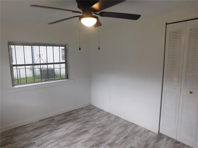 Building Photo - 2325 SE 46 Terrace