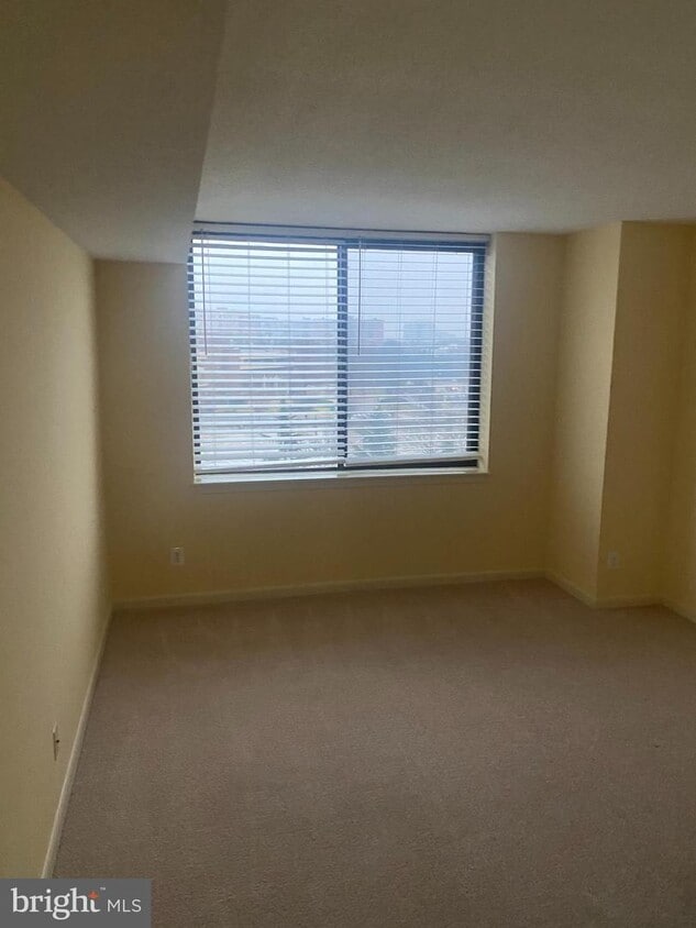 Foto principal - 3709 S George Mason Dr