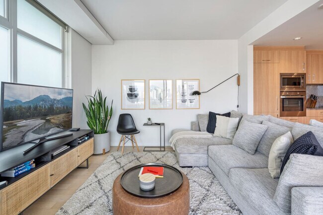 Photo du bâtiment - 728 W 8th Ave