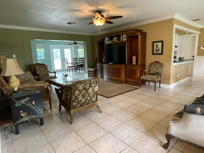 Building Photo - 2874 NE Rosetree Dr