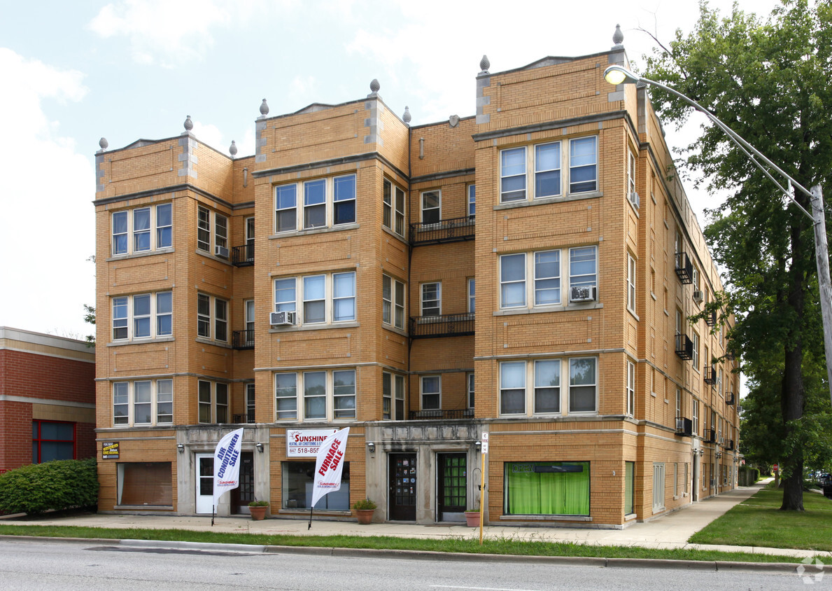 Foto principal - 1027 W Touhy Ave