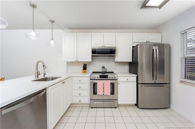 Foto del edificio - 2512 SW Danbury Ln