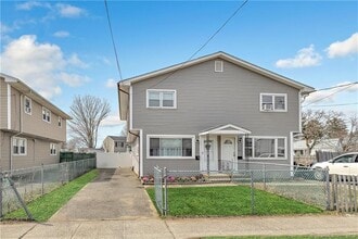 Building Photo - 57 Woodend Rd