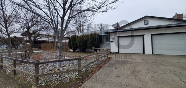 Foto del edificio - Large Clean Duplex