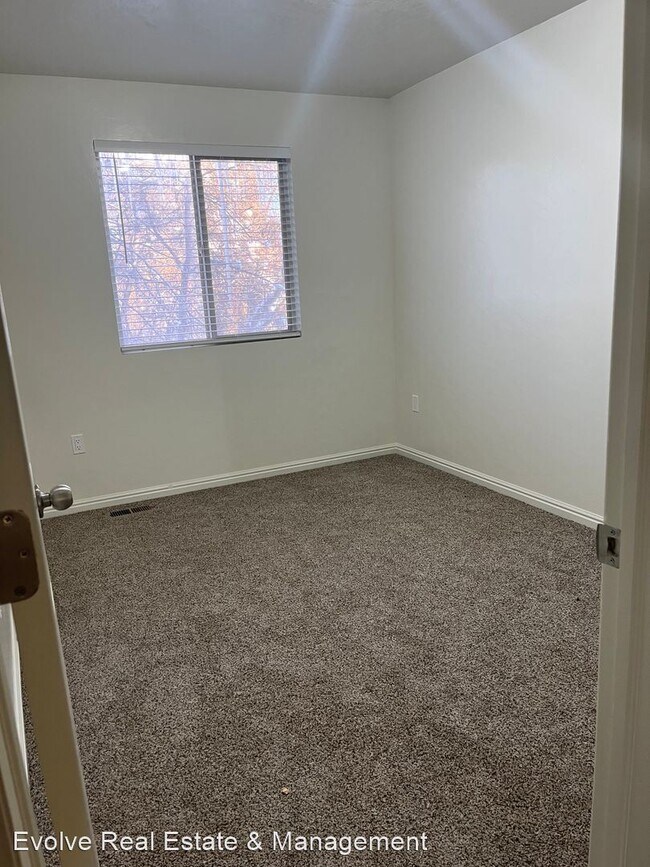 Foto del edificio - 3 br, 2.5 bath House - 528 N 1380 W #5