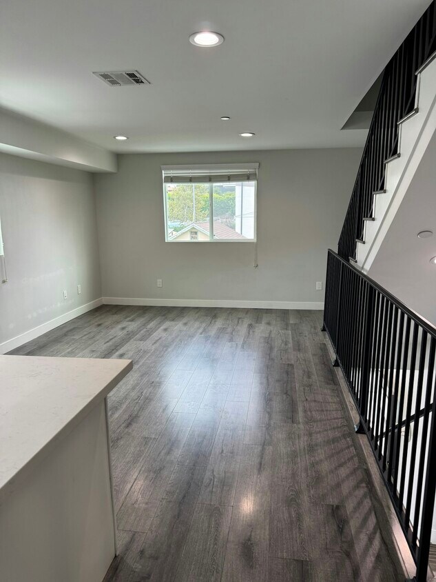 Building Photo - 4454 Turquoise St