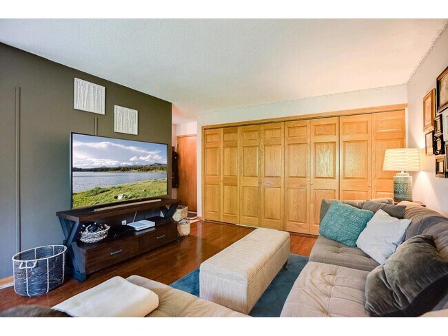 Foto del edificio - 333 8th St SE