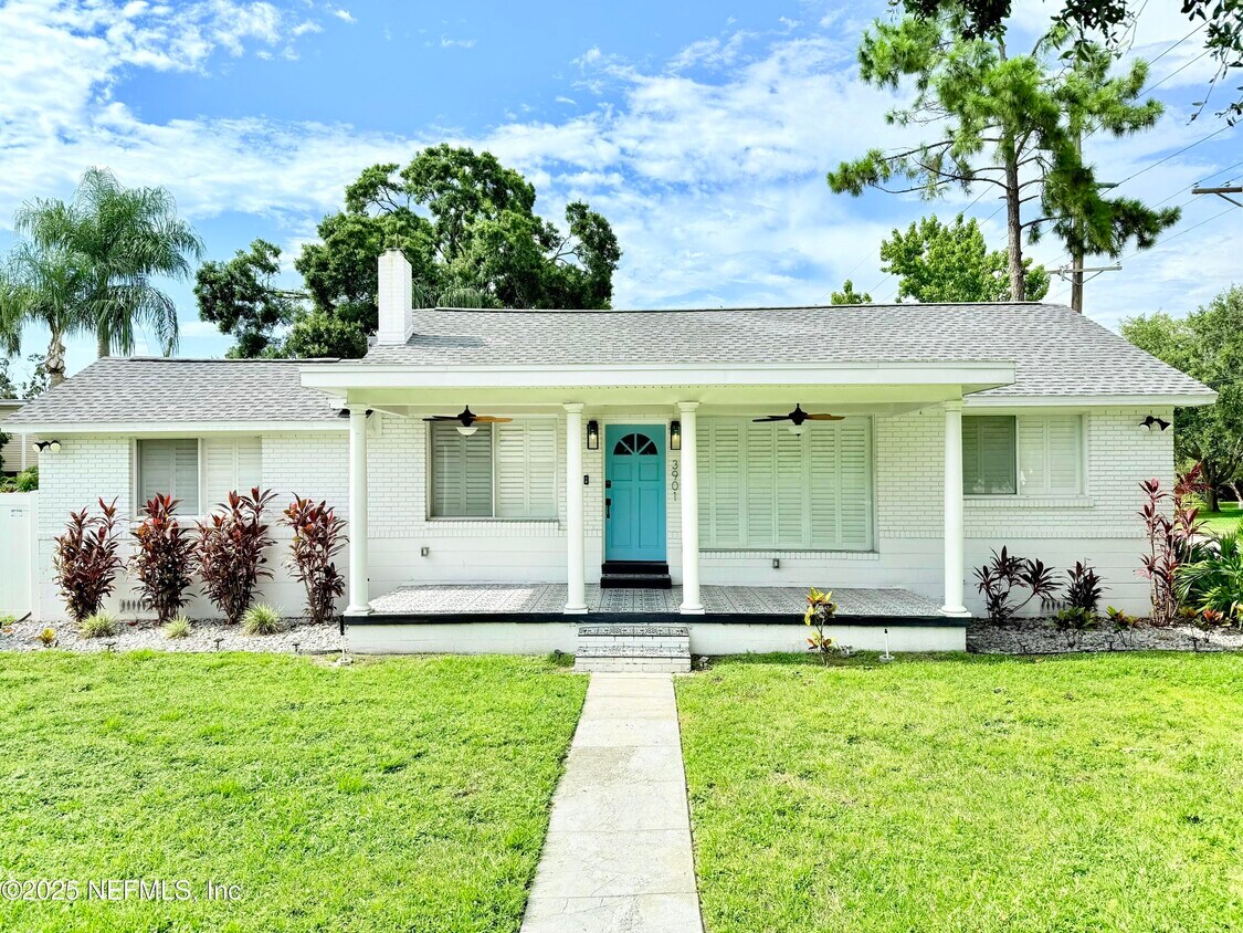 Foto principal - 3901 W Barcelona St