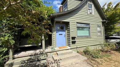 Building Photo - 3585 SE Caruthers St