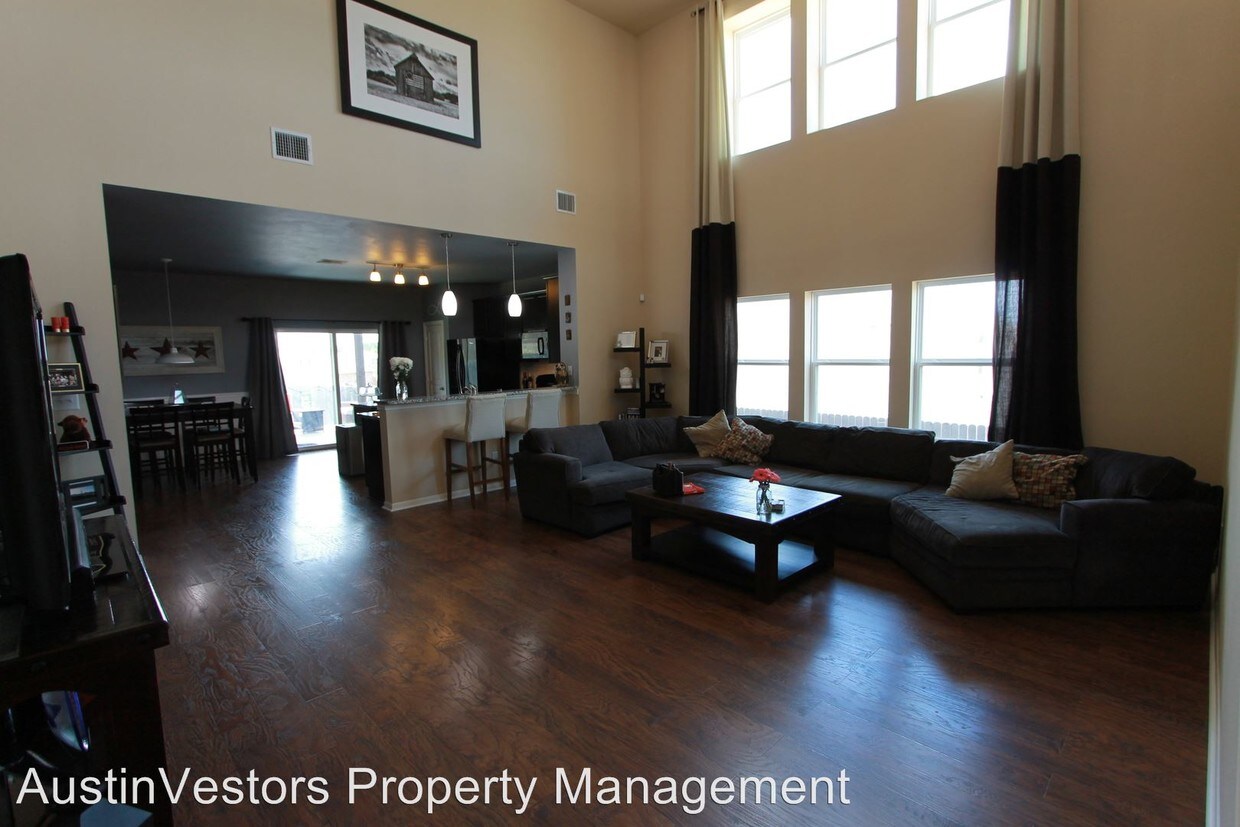 Primary Photo - 13600 Cantarra Dr
