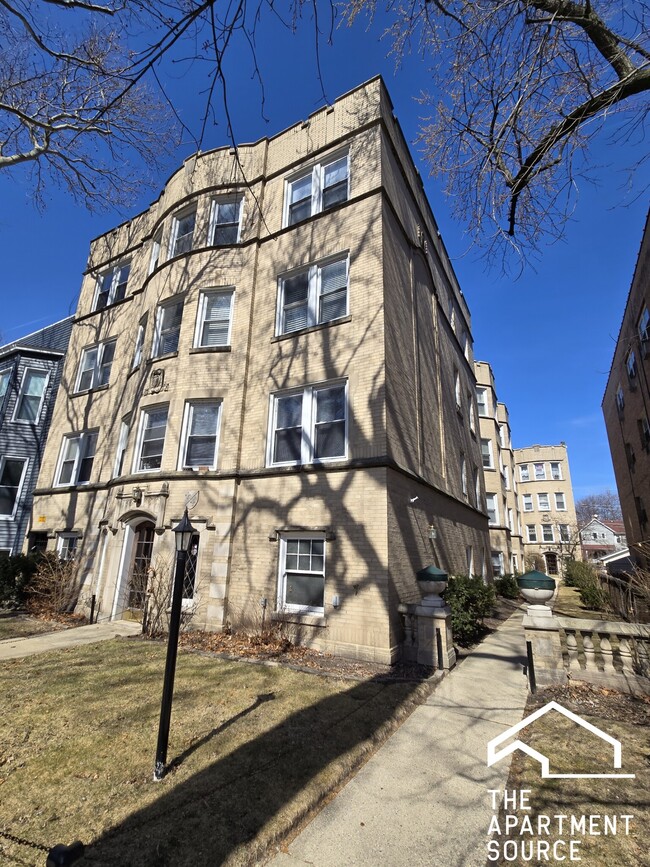 Building Photo - 1936 W Estes Ave