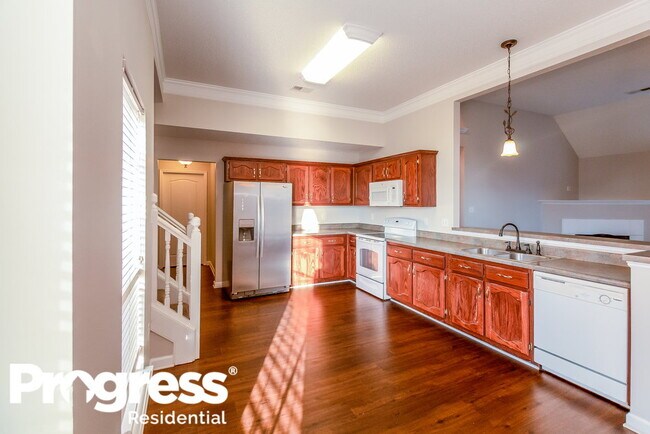 Building Photo - 2104 Eubanks Ln