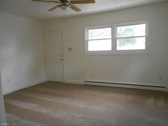 Foto del edificio - 2 br, 1 bath Duplex - 521 Glenrock Rd Apt B