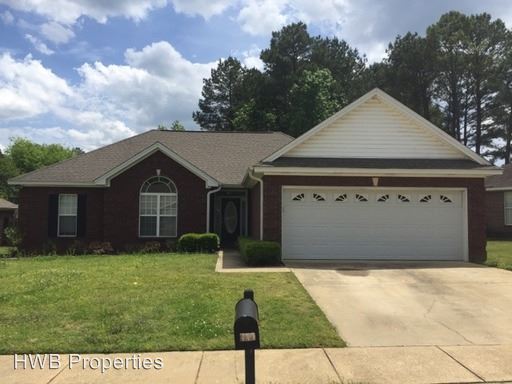 Primary Photo - 444 River Oaks Dr
