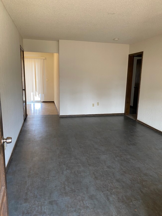 Foto del edificio - 3013 Gwendolyn Ln