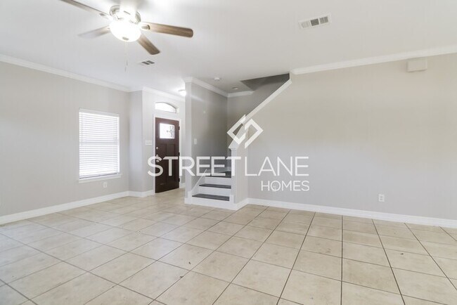 Foto del edificio - REDUCED! - Now offering 1-month free off f...