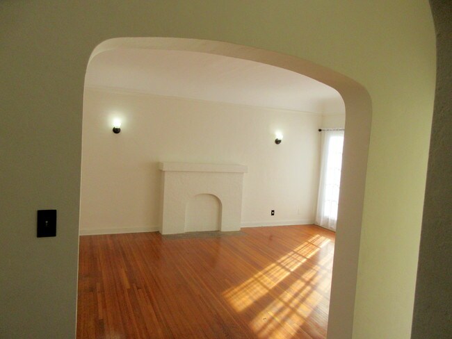 Foto del edificio - 1139 S Swall Dr