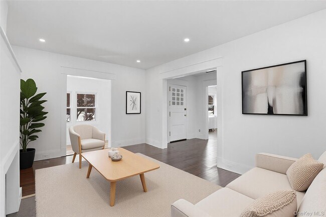 Foto del edificio - 25 Midland Ave