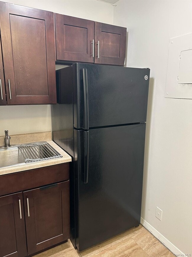 Foto del edificio - 150-38 Union Tpke Un