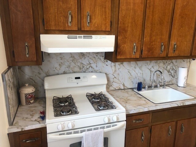 Building Photo - 8202 17th Ave