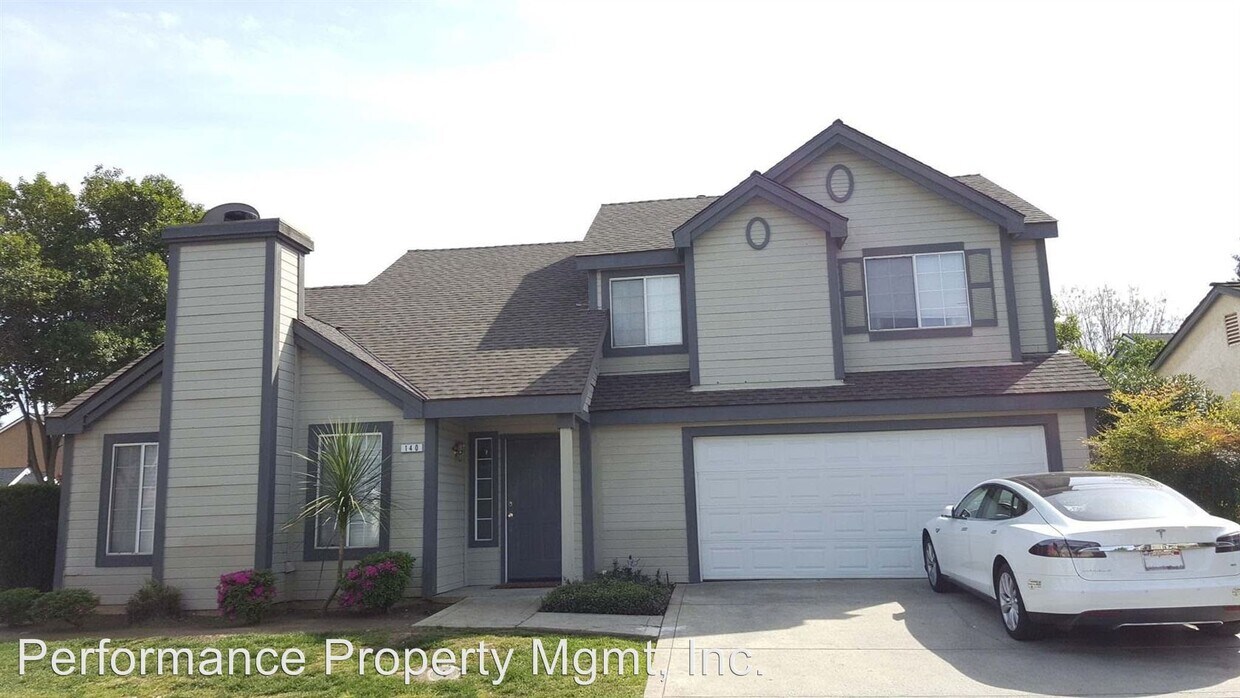 Primary Photo - 3 br, 2.5 bath House - 8735 N. Cedar #140