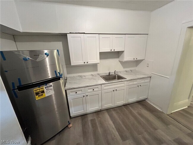 Building Photo - 2232 W 103rd St