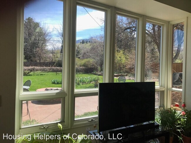 Foto del edificio - 3 br, 2 bath House - 1860 Bluebell Avenue