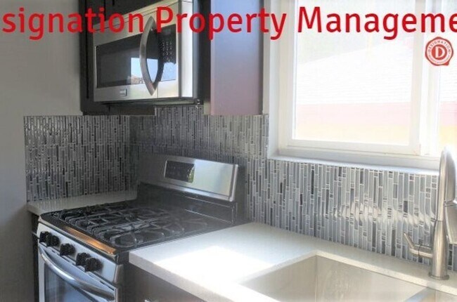 Foto del edificio - 7638 Hampton Ave