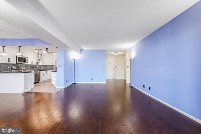 Building Photo - 5903 Mt Eagle Dr