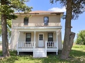 Building Photo - 1620 S River Rd