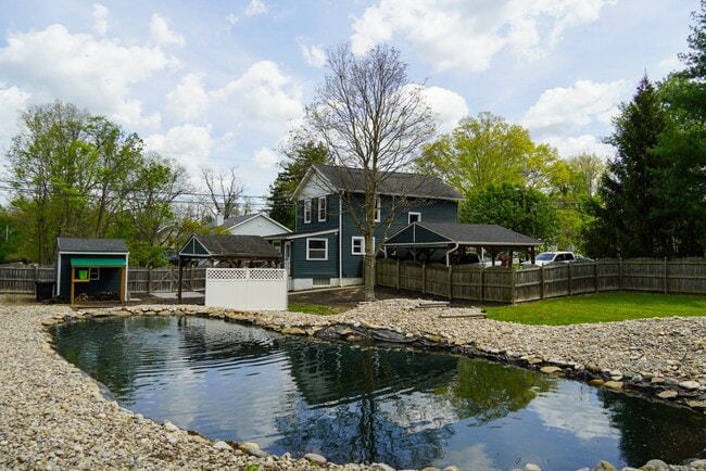 Photo - 320 Cedar Dr House
