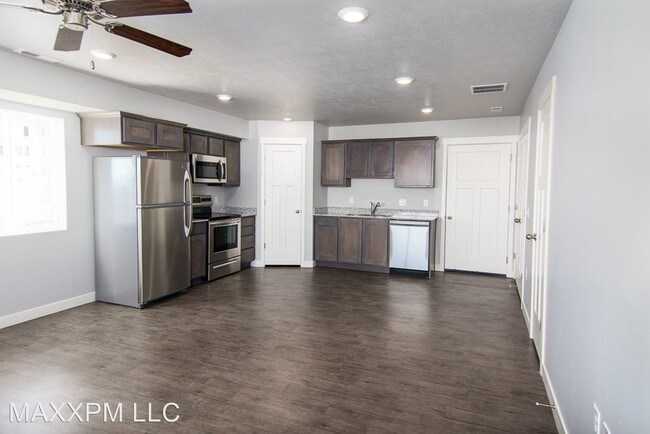 Building Photo - 3 br, 2.5 bath House - 4194 E O'Connell Ln