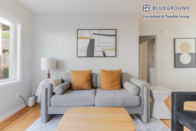 Building Photo - 1230 Mills St