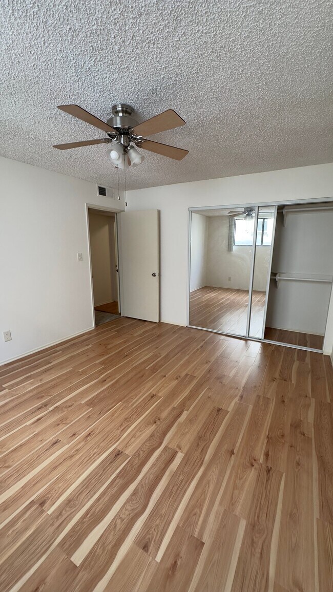 Building Photo - 135 N Swall Dr