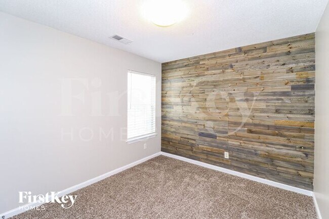 Building Photo - 8558 Shady Elm Dr