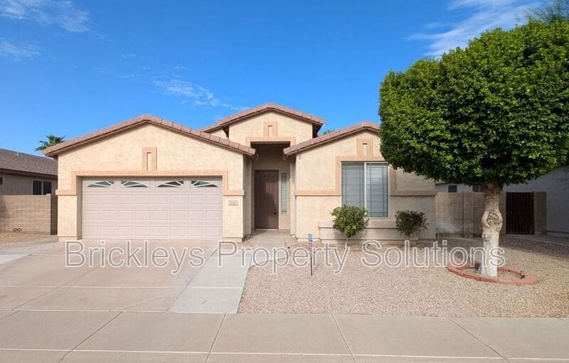 Primary Photo - 410 N Bell Pl