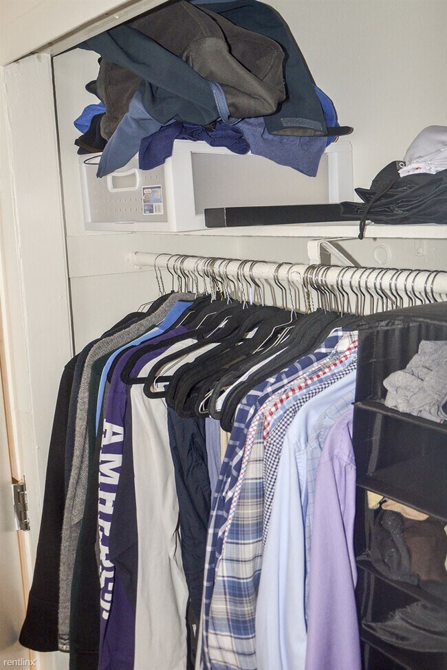 Building Photo - Studio, 1 bath  - 270 Newbury St Apt 9