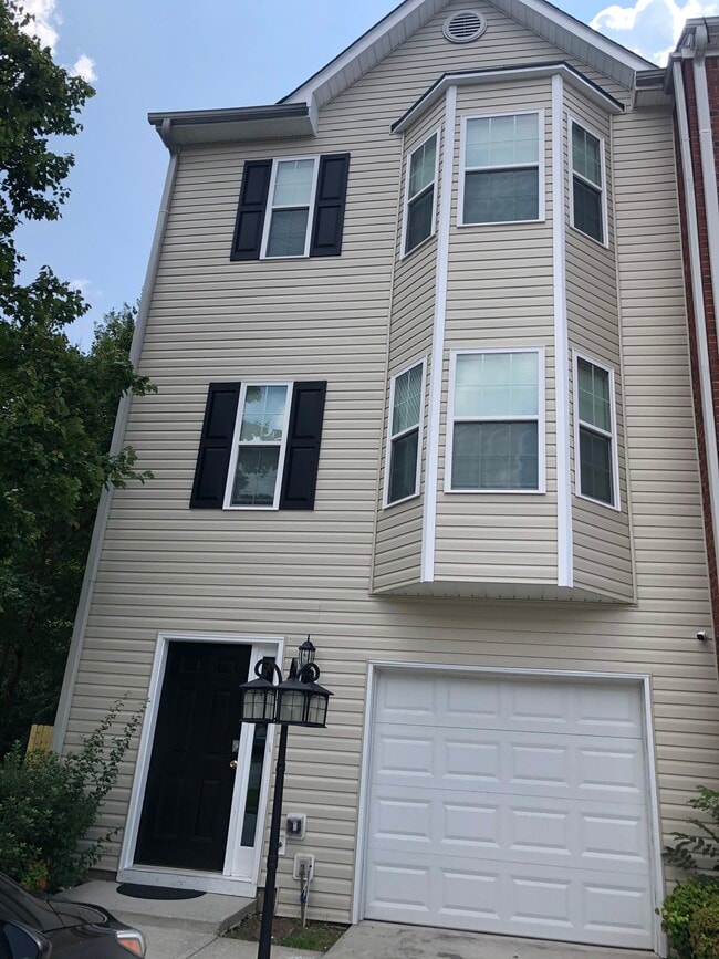 Building Photo - 2757 Rocky Ct