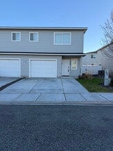 Building Photo - 5723 W Albany Pl