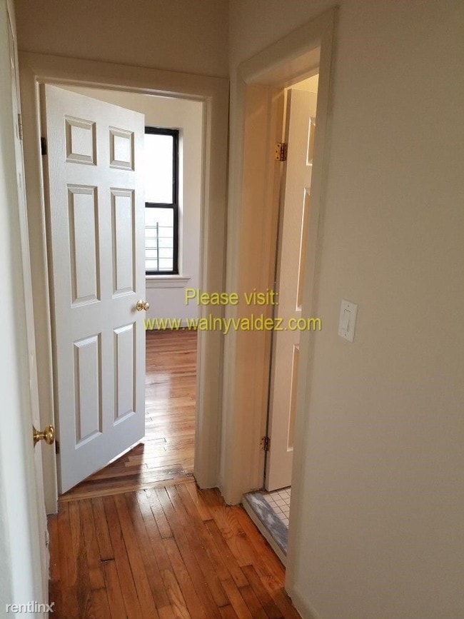 Building Photo - 1 br, 1 bath  - 1520 Sheridan Ave