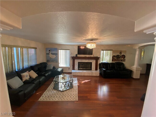 Foto del edificio - 3681 Calico Brook Ct