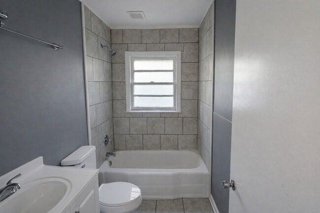 Foto del edificio - 150 Evergreen St