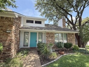 Building Photo - 3300 Wells Dr