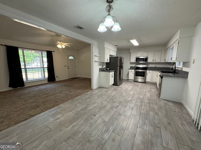 Building Photo - 108 Woodhaven Dr