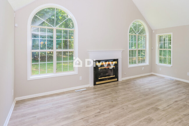 Building Photo - 719 Country Lake Ct