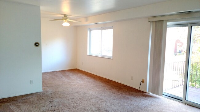 Building Photo - 129 Baywood Ave