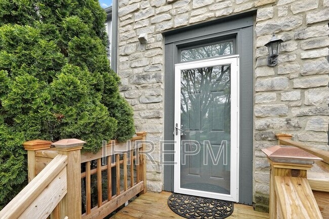 Building Photo - 7085 Muirfield Dr
