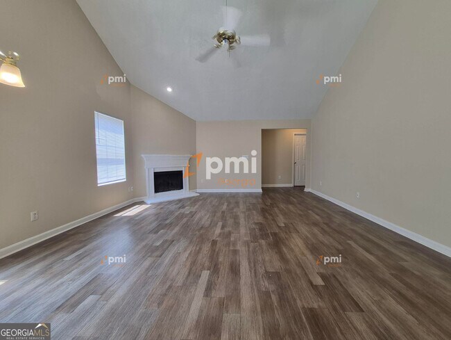 Foto del edificio - 6215 Klondike River Rd