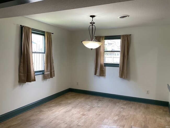 Foto del edificio - 5425 Hewitt Ln
