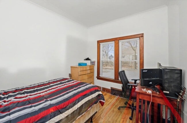 Building Photo - 2803 S Wentworth Ave